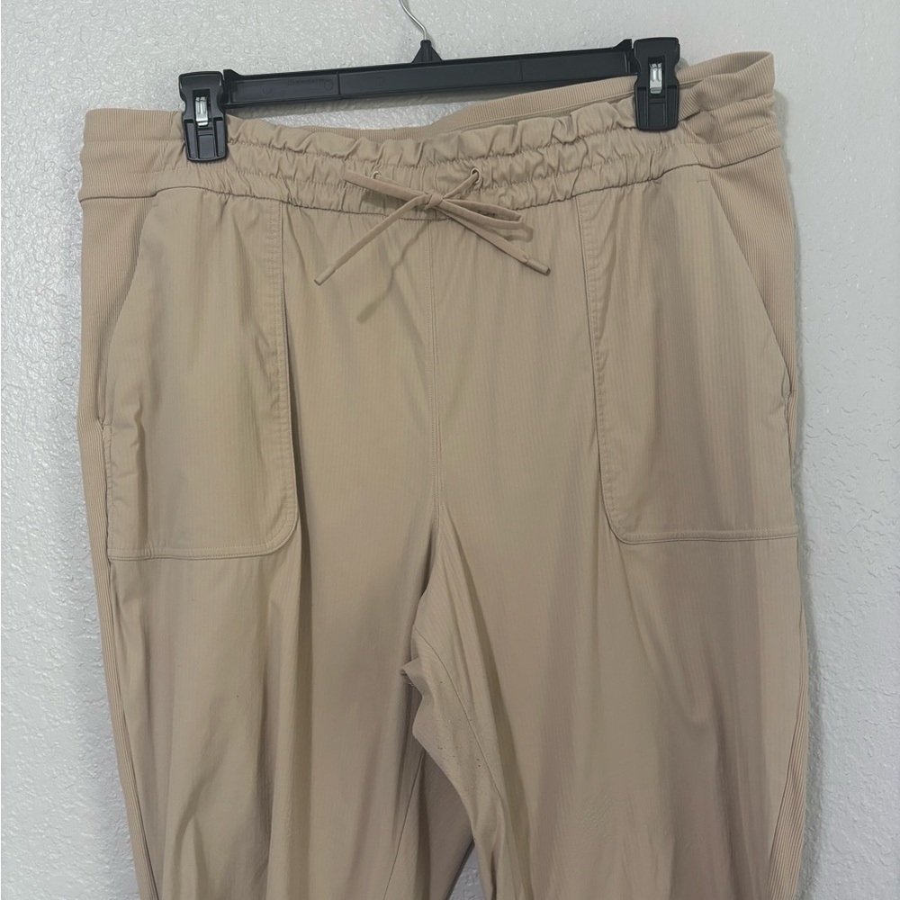 LuLuLemon Dance Studio Joggers - Picture 2 of 10